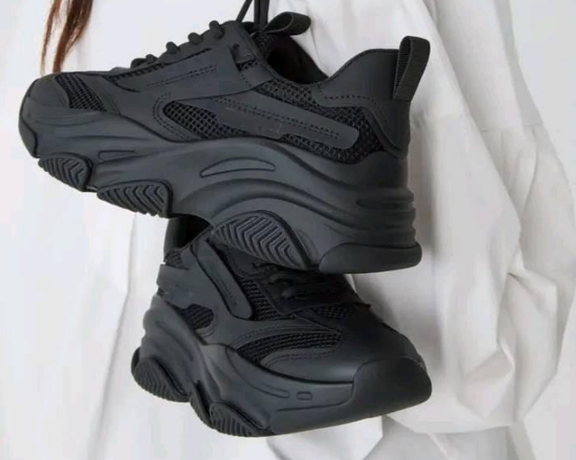 Women's chunky sneaker