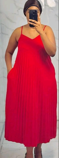 Women’s V Neck Pleated Party Dress