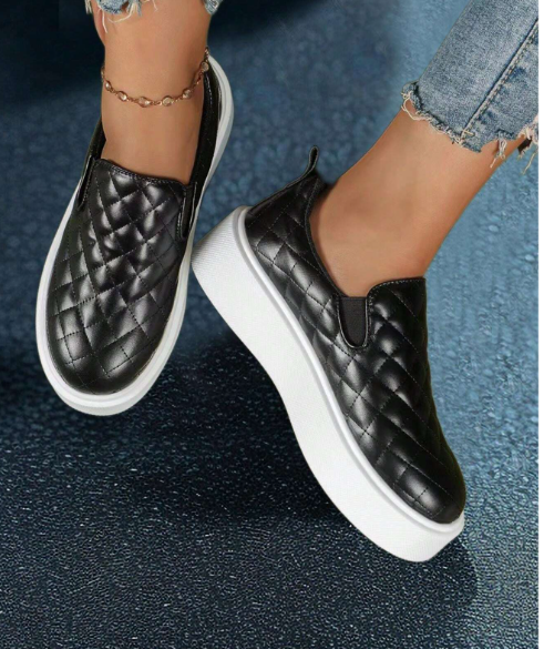 Women's weaved loafers